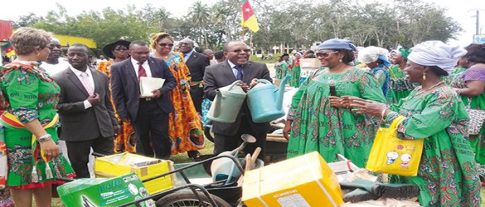Mbam-et Inoubou: des outils modernes pour le travail Mbam-et Inoubou: des outils modernes pour le travail